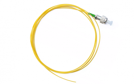 Пигтейл SM(G.652D)-0.9-FC/APC, LSZH, 1м (130202-05627)